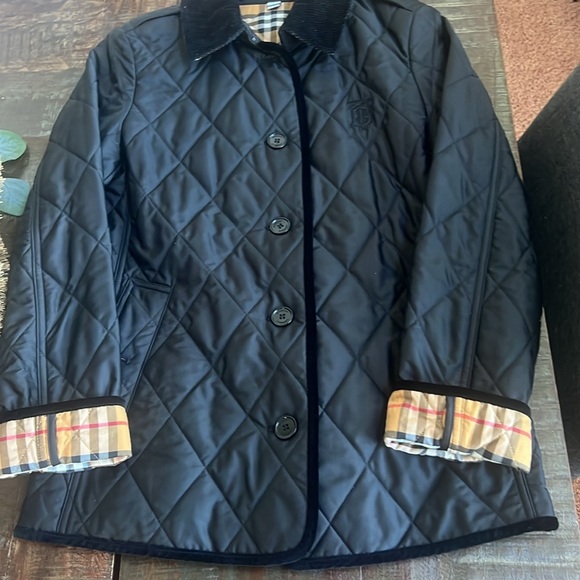 Burberry Women’s quilted Jacket - Picture 11 of 11